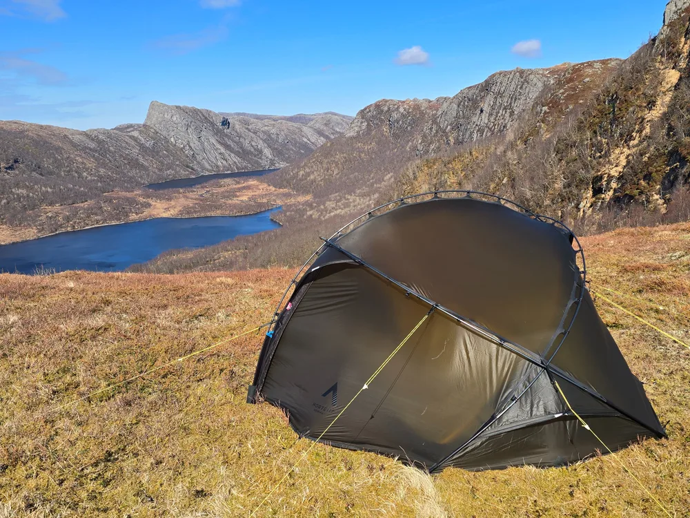 Nortent Vern 2 3S – tunneltelt i bruk på fjellet